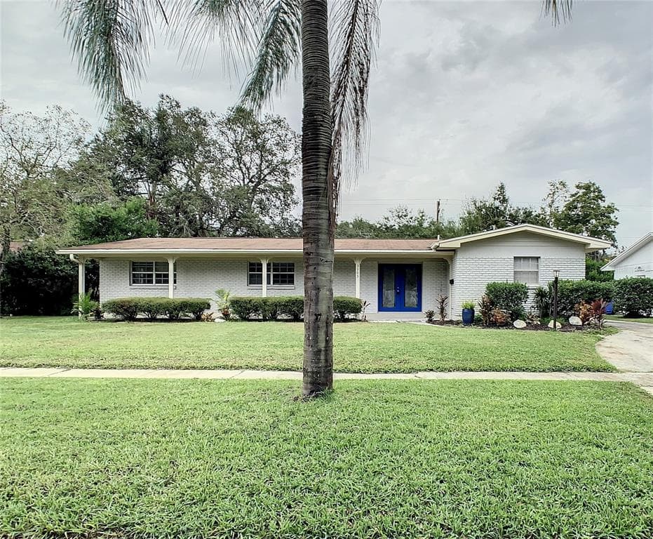 3305 NAKORA DRIVE TAMPA, FL 33618