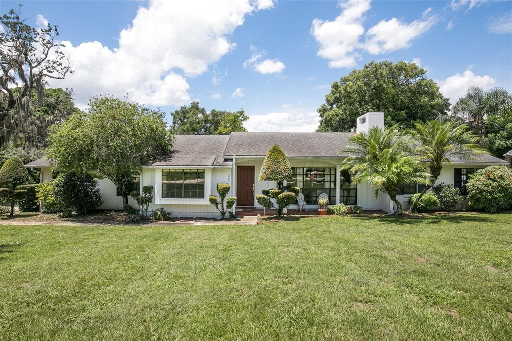 2226 COUNTRY CLUB ROAD EUSTIS, FL 32726