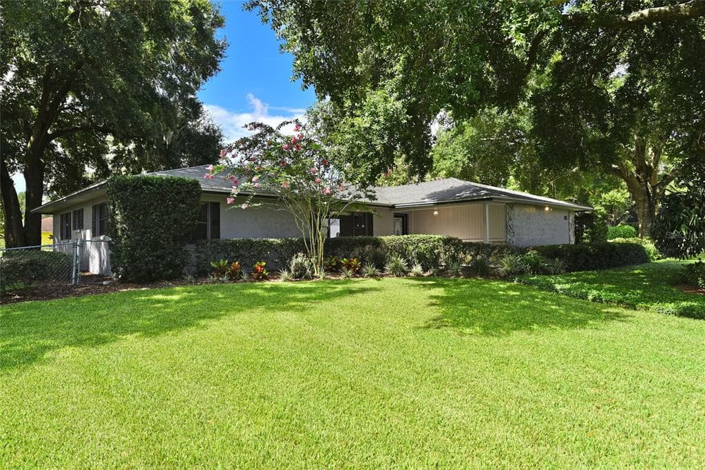 101 E CYPRESS STREET DAVENPORT, FL 33837