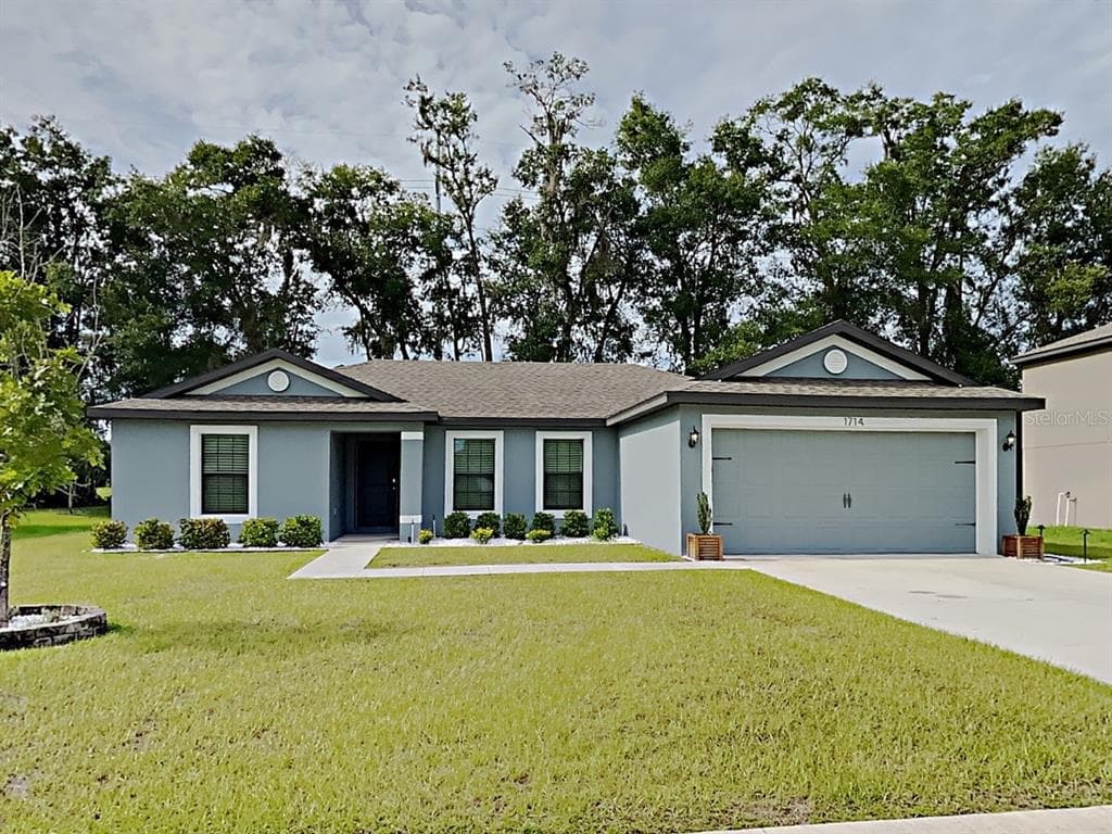 1714 WESTVIEW DRIVE DELAND, FL 32720
