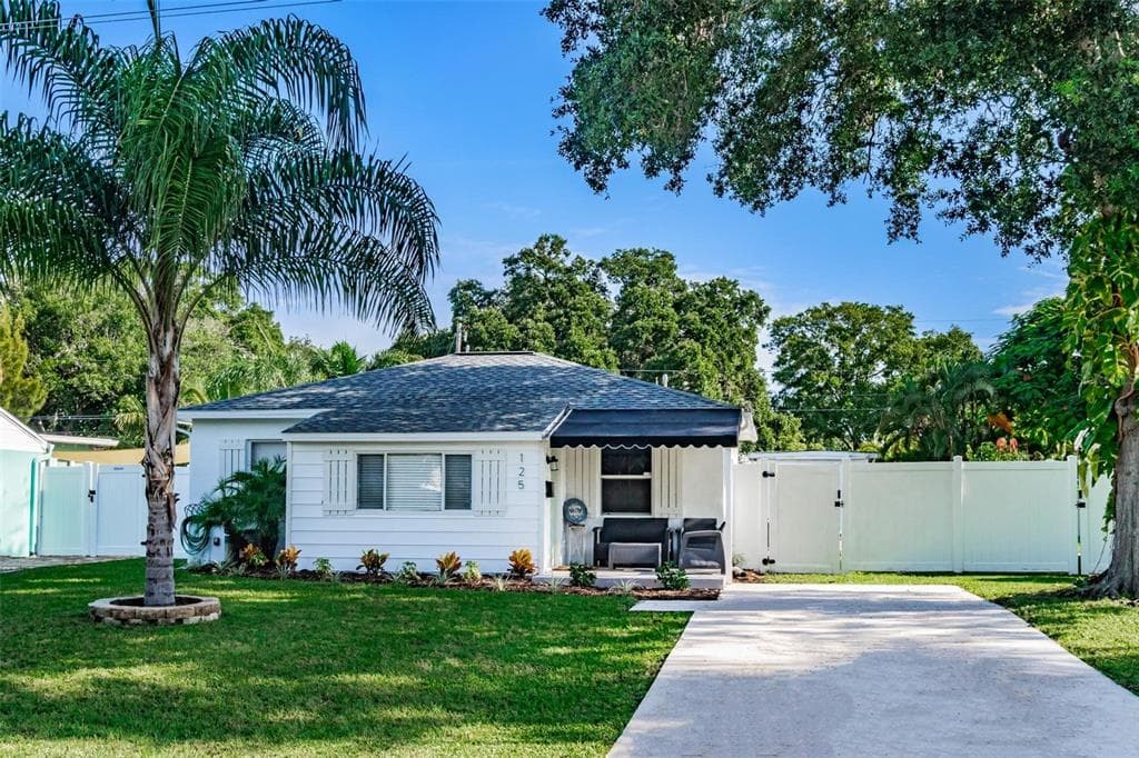 125 41ST AVENUE NE ST PETERSBURG, FL 33703