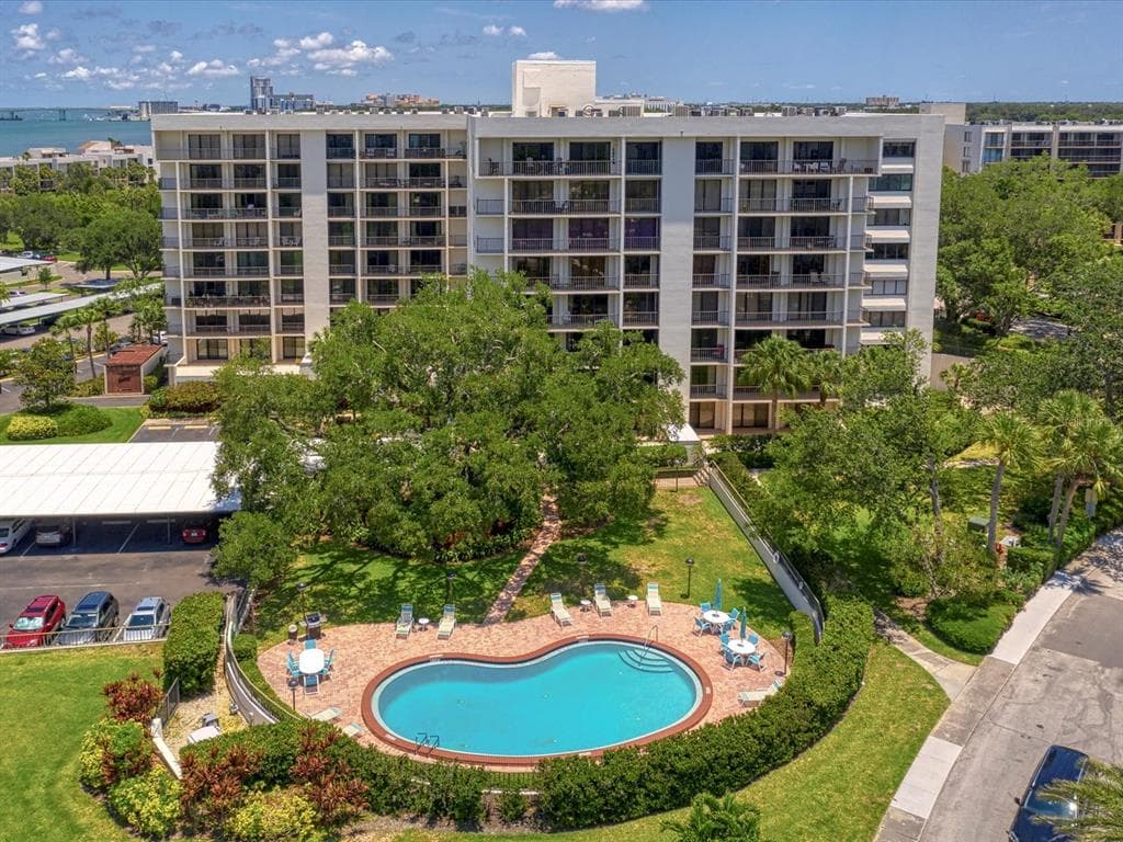 150 BELLEVIEW BOULEVARD UNIT 102 BELLEAIR, FL 33756