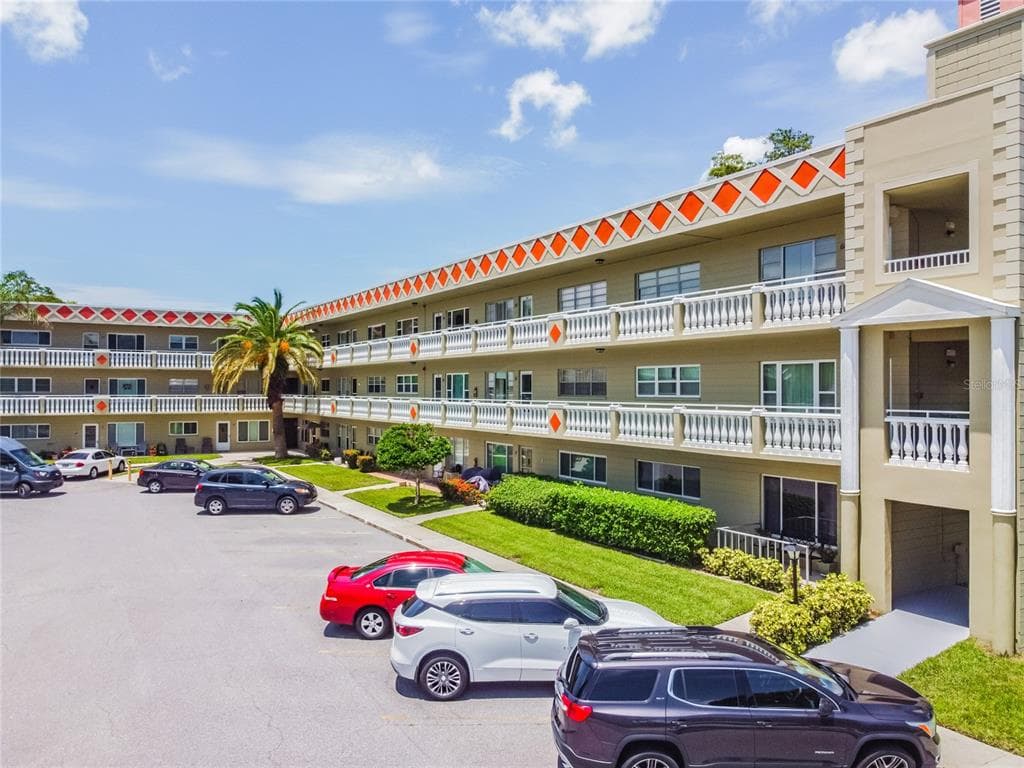 2426 ECUADORIAN WAY UNIT 54 CLEARWATER, FL 33763