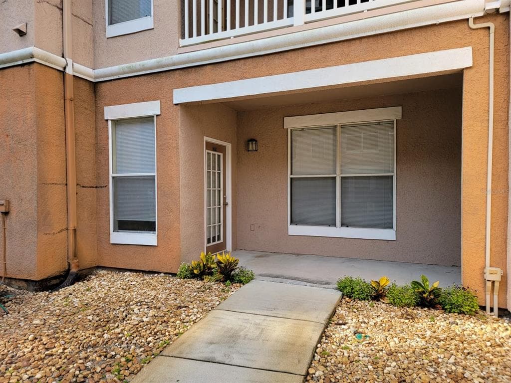 17976 VILLA CREEK DRIVE UNIT 17976 TAMPA, FL 33647