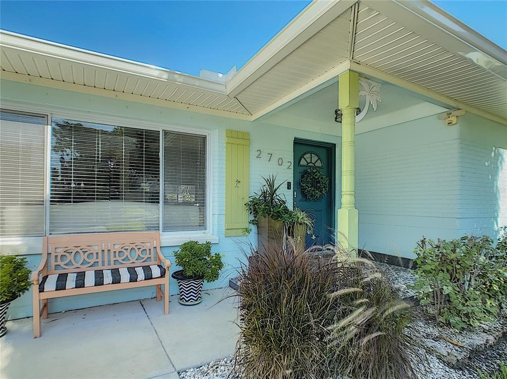 2702 BAY BOULEVARD INDIAN ROCKS BEACH, FL 33785