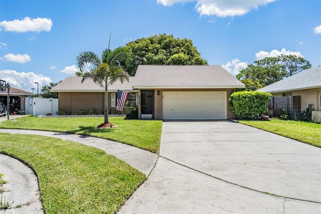 8825 MAGNOLIA COURT SEMINOLE, FL 33777