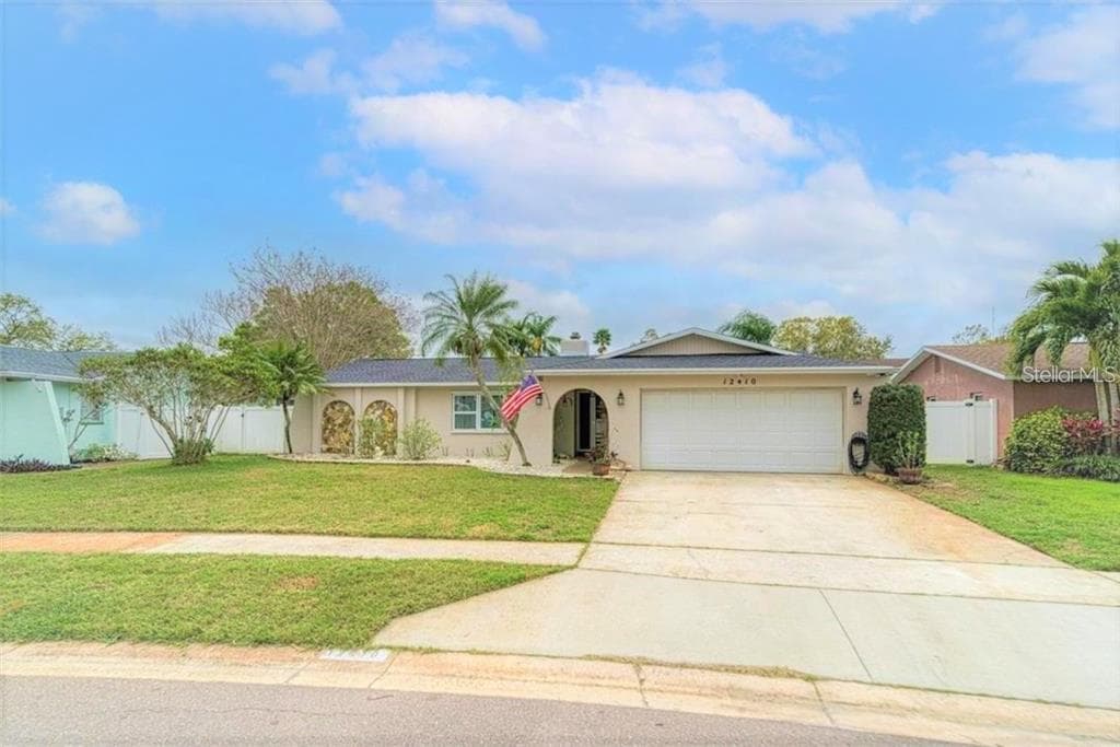 12410 MONARCH CIRCLE SEMINOLE, FL 33772