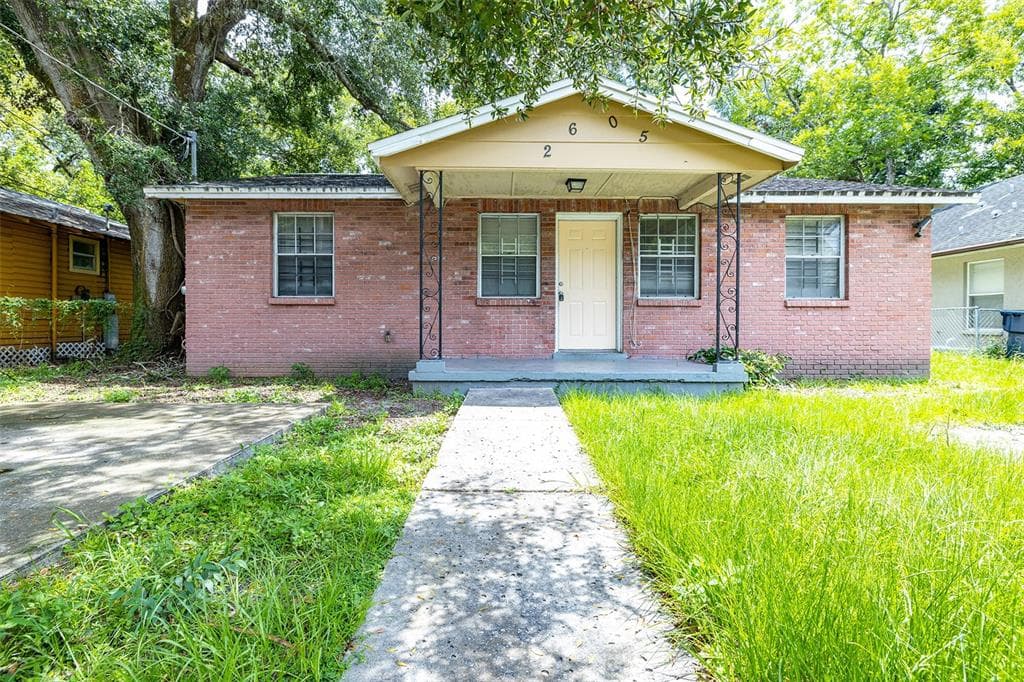 2605 E 26TH AVENUE TAMPA, FL 33605