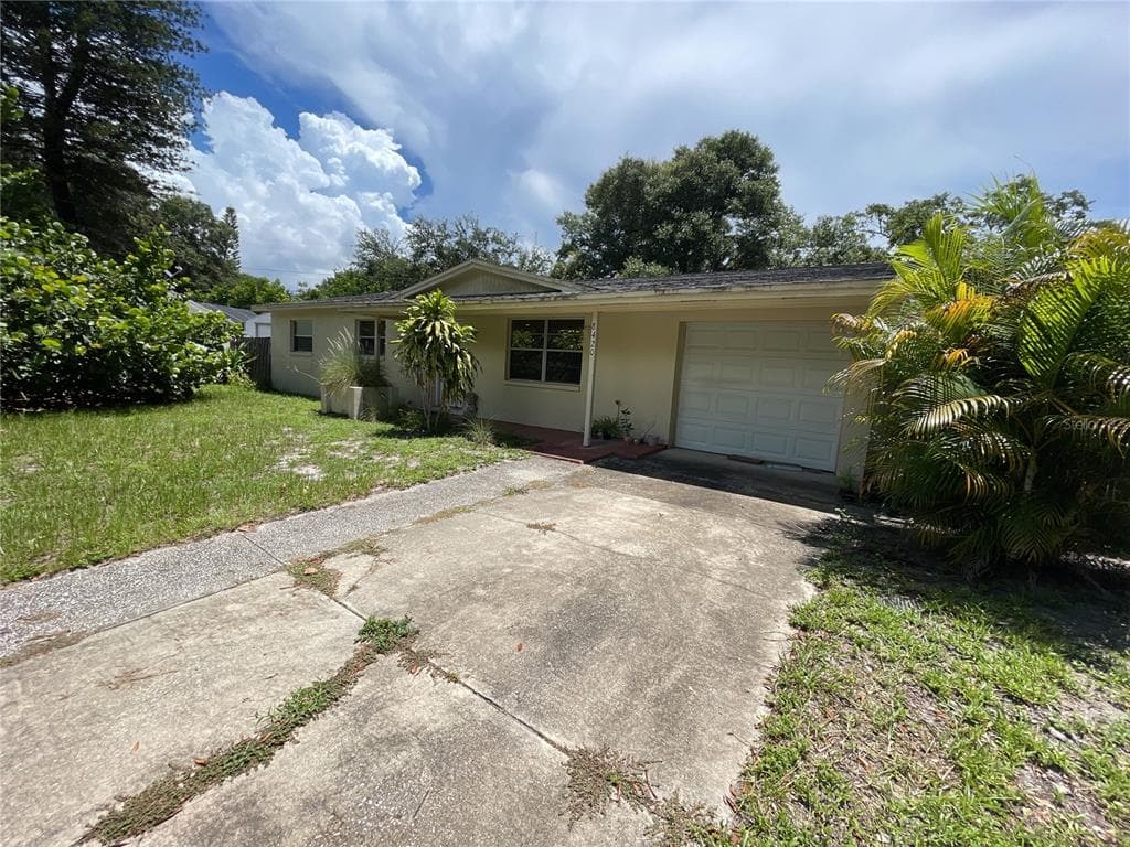 8420 95TH AVENUE LARGO, FL 33777