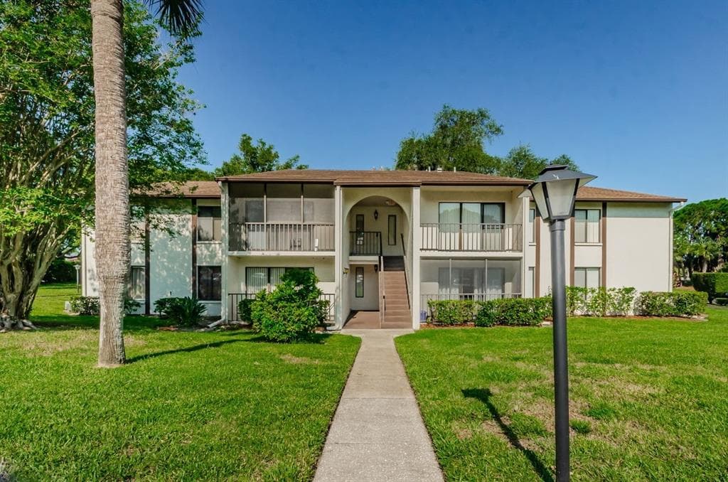 2522 PINE RIDGE WAY S UNIT D1 PALM HARBOR, FL 34684