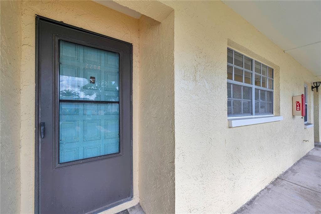 2465 NORTHSIDE DRIVE UNIT 2204 CLEARWATER, FL 33761