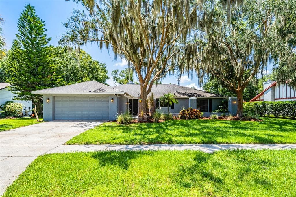 3723 MONARCH DRIVE TAMPA, FL 33618