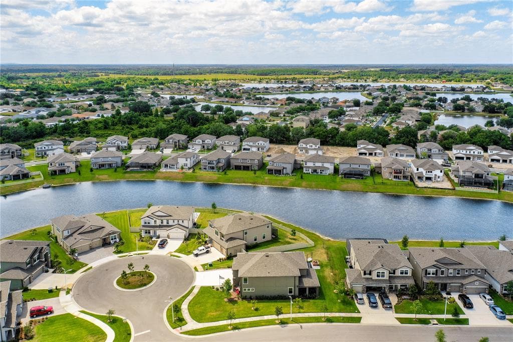 7633 SURF REED WAY WESLEY CHAPEL, FL 33545