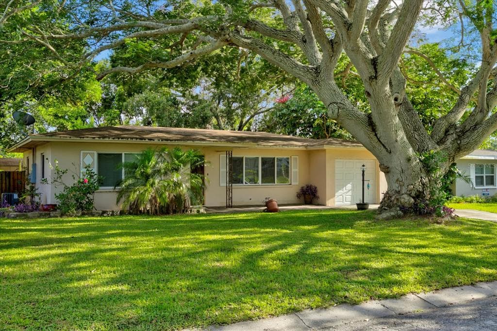 1579 MAGNOLIA DRIVE CLEARWATER, FL 33756