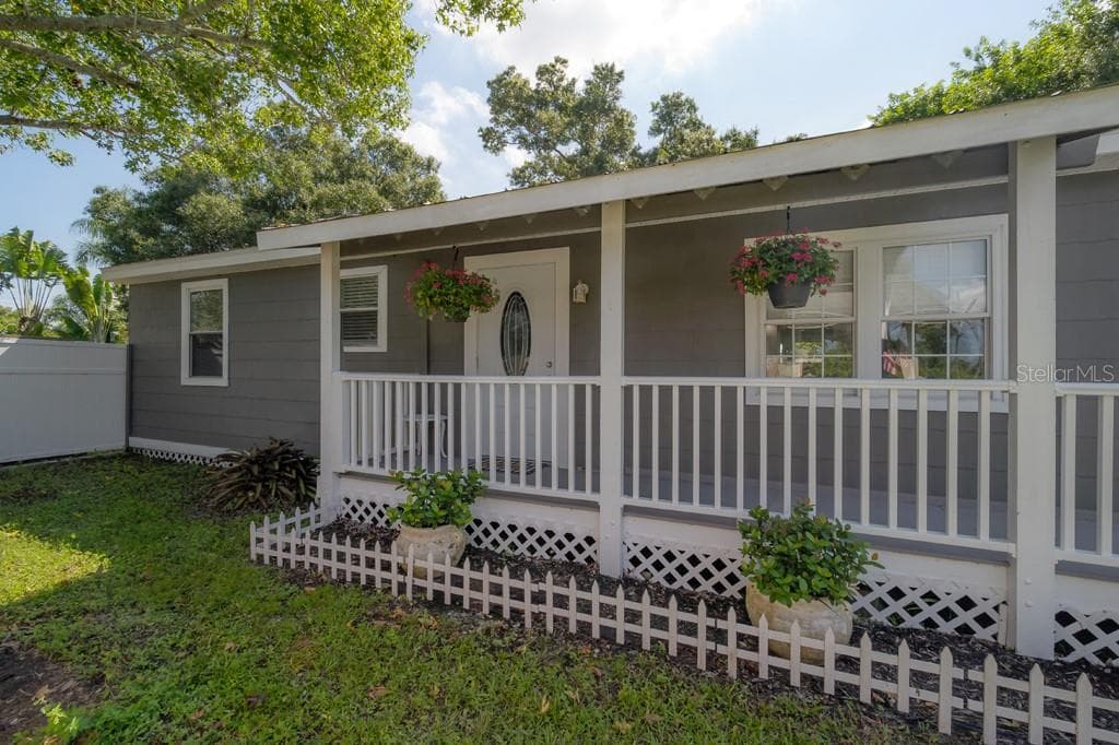 9447 ALSTON DRIVE LARGO, FL 33773