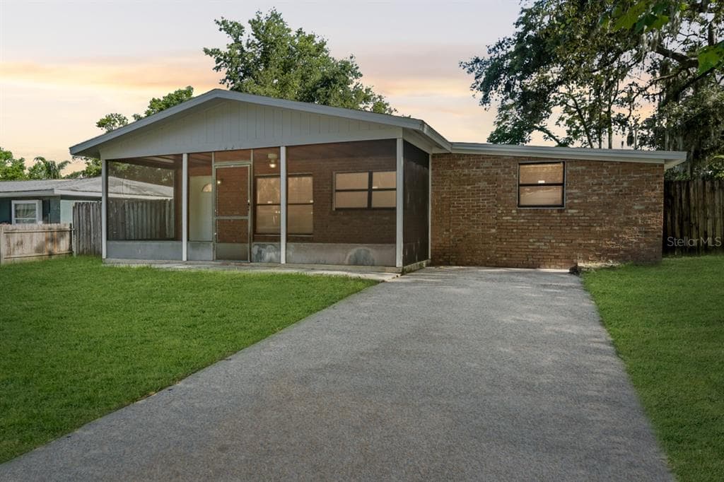 7024 FILBERT LANE TAMPA, FL 33637