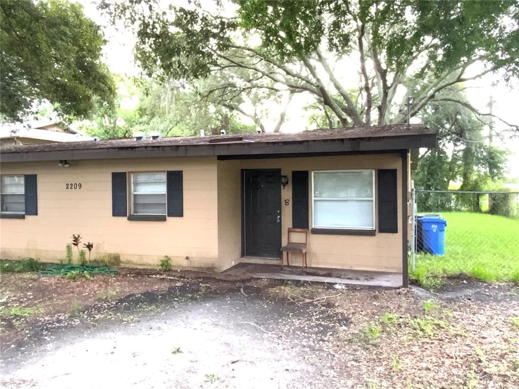 2209 E 132ND AVENUE UNIT B TAMPA, FL 33612