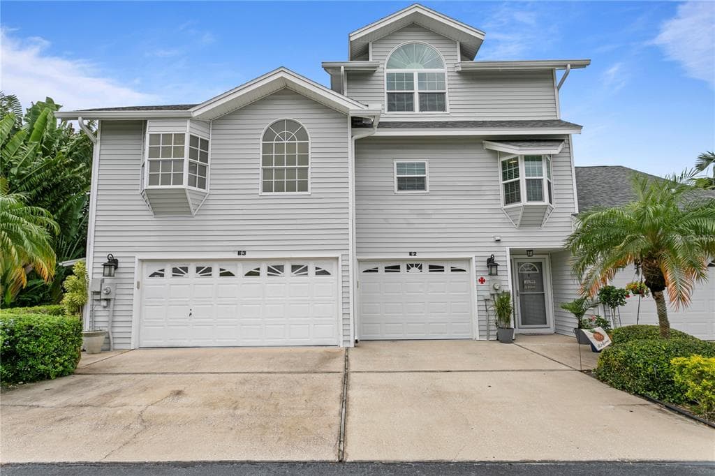 11722 CURRIE LANE UNIT E2 LARGO, FL 33774