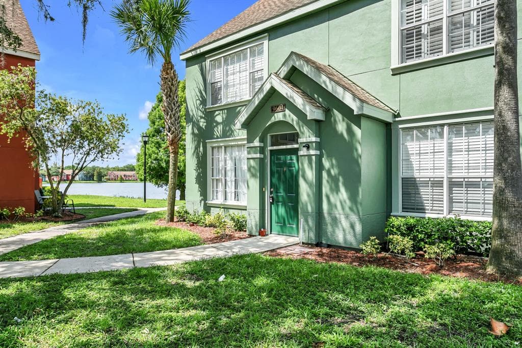 9604 LAKE CHASE ISLAND WAY UNIT 9604 TAMPA, FL 33626
