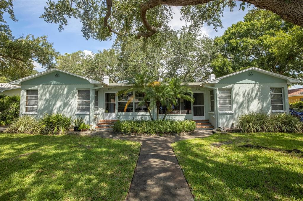 252 MATEO WAY NE ST PETERSBURG, FL 33704
