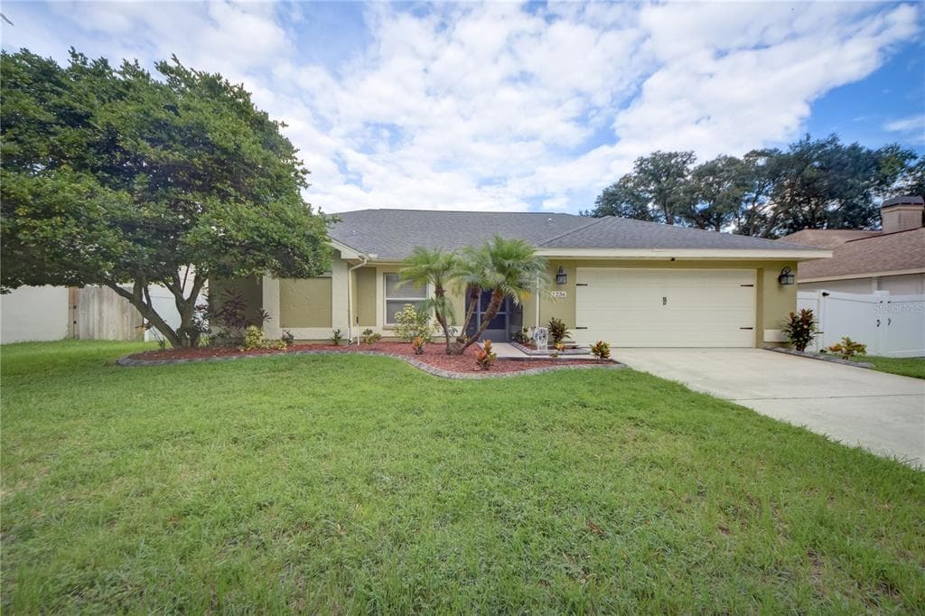 1236 CARRIE WOOD DRIVE VALRICO, FL 33596