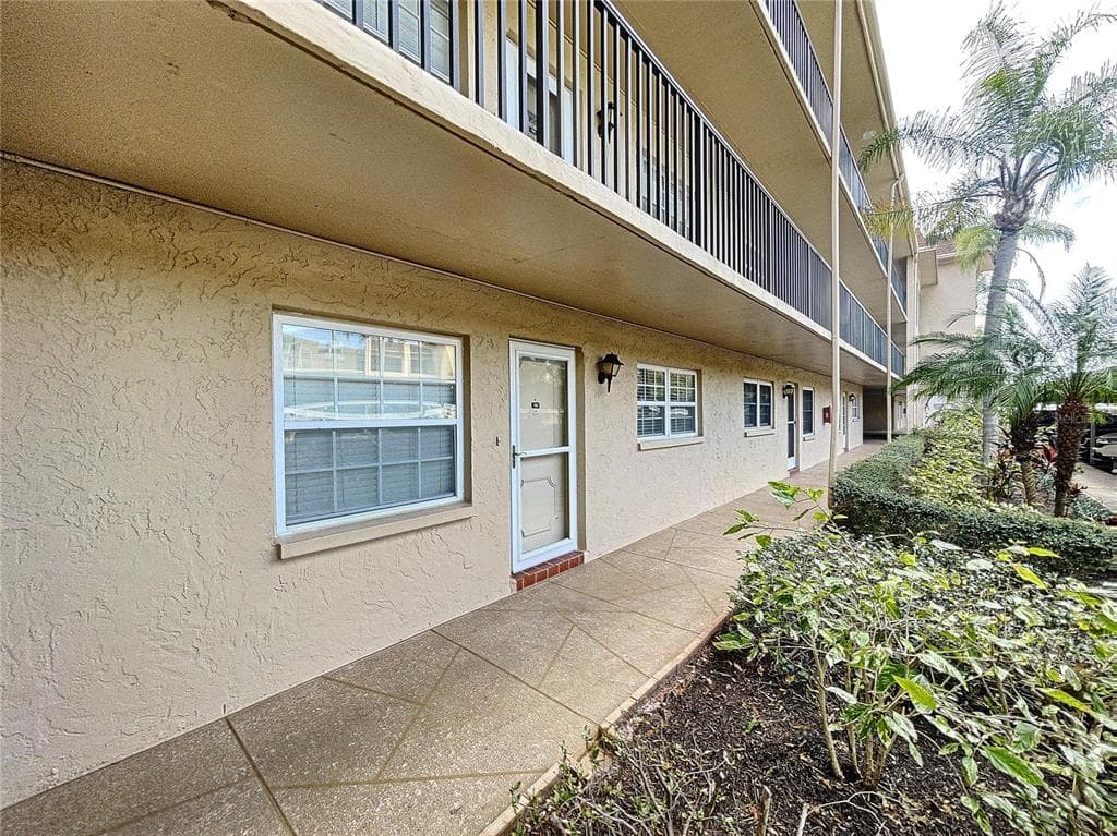 845 MAPLE COURT UNIT 103 DUNEDIN, FL 34698