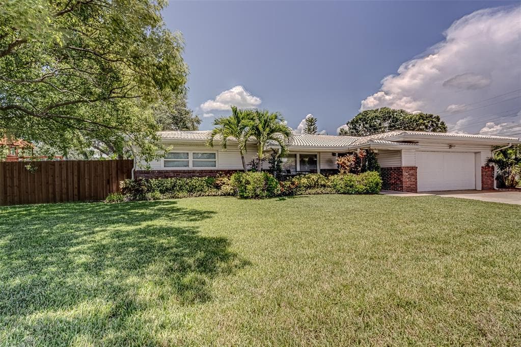 4300 BIRCH STREET NE ST PETERSBURG, FL 33703