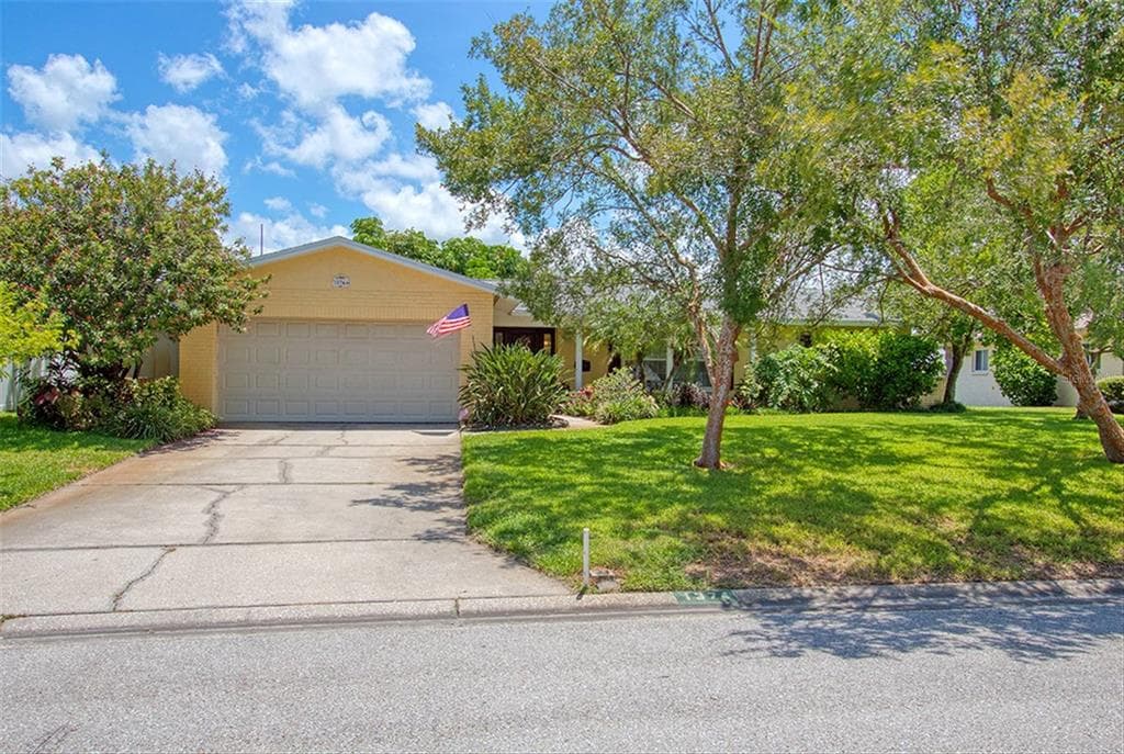 1374 51ST AVENUE NE ST PETERSBURG, FL 33703