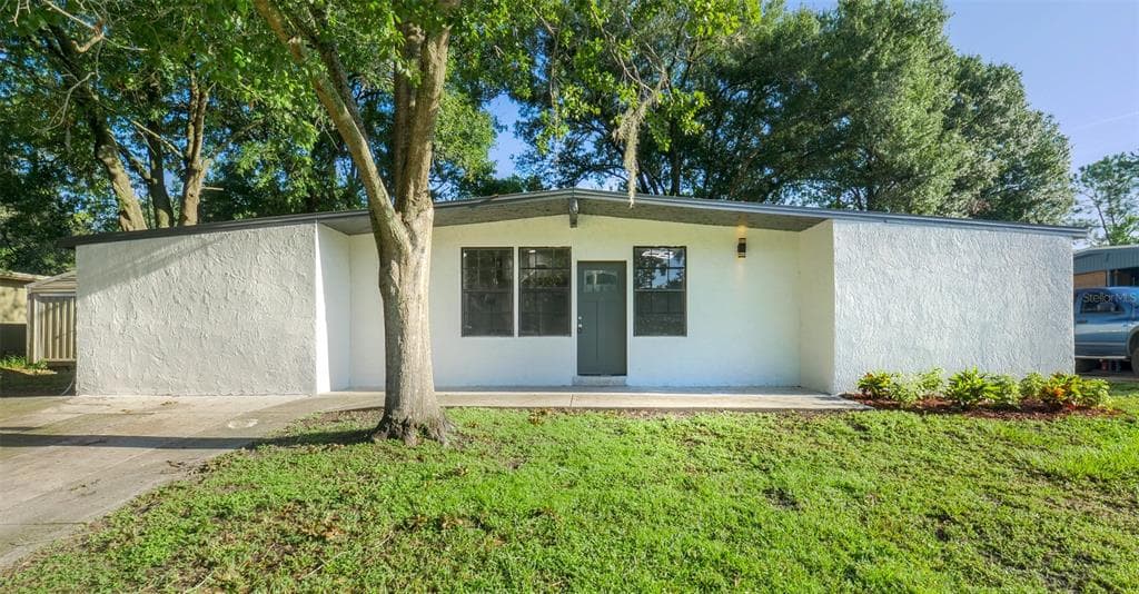 1115 DOGWOOD AVENUE TAMPA, FL 33613