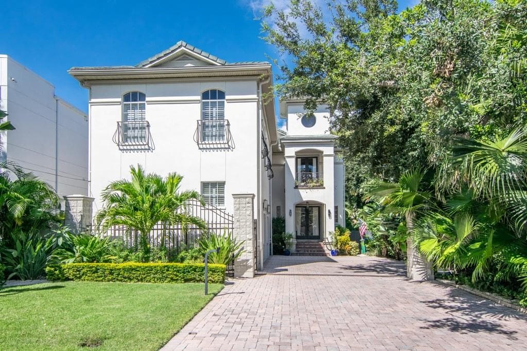 2709 W TRILBY AVENUE TAMPA, FL 33611