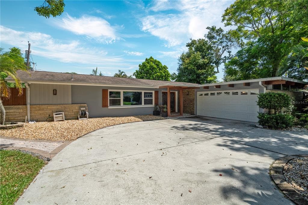 1824 SOUTHWOOD LANE CLEARWATER, FL 33764