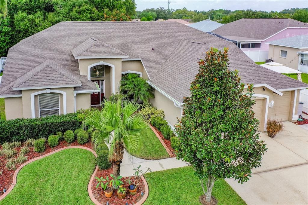 1449 CLEARGLADES DRIVE WESLEY CHAPEL, FL 33543