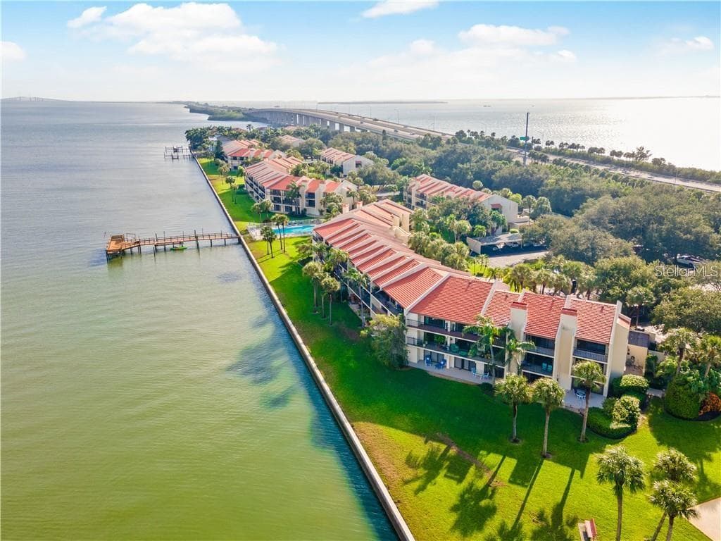 7500 SUNSHINE SKYWAY LANE S UNIT 103 ST PETERSBURG, FL 33711