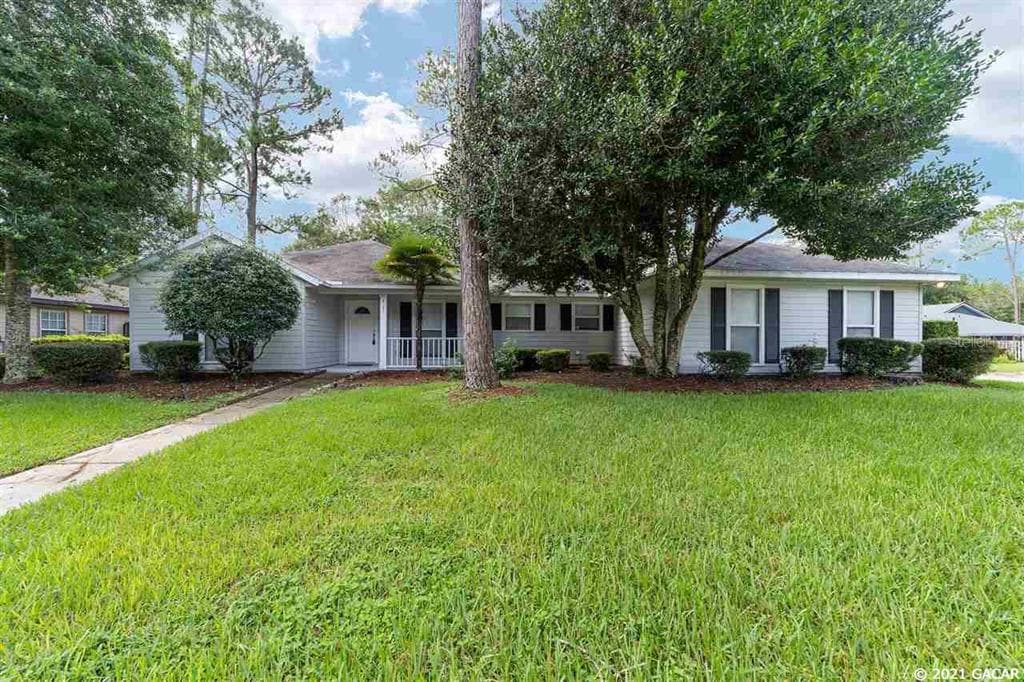 8121 SW 69 PLACE Gainesville, FL 32608
