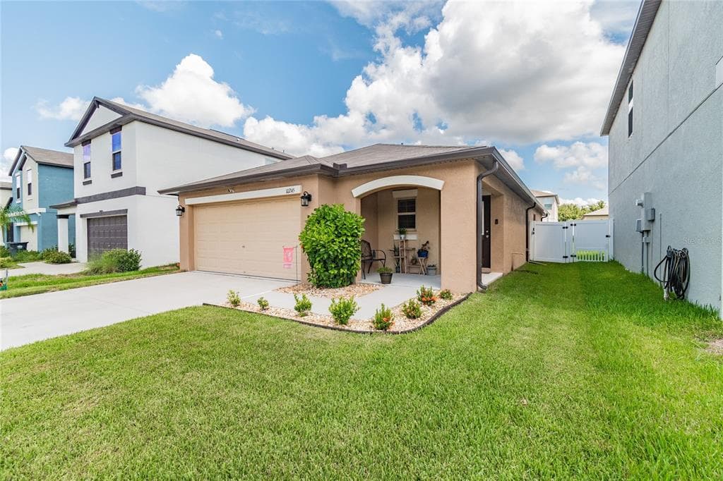 10245 CARLOWAY HILLS DRIVE WIMAUMA, FL 33598