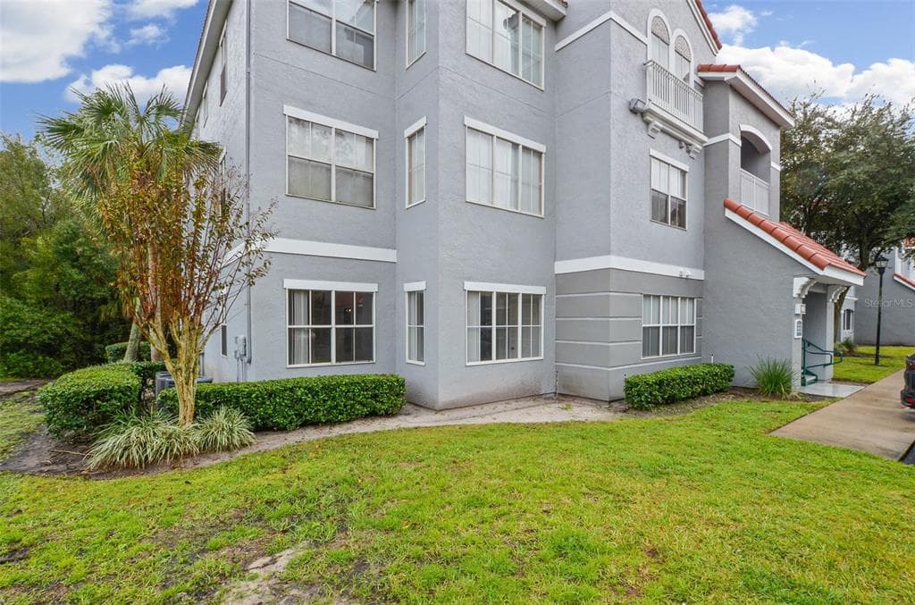 18001 RICHMOND PLACE DRIVE UNIT 814 TAMPA, FL 33647