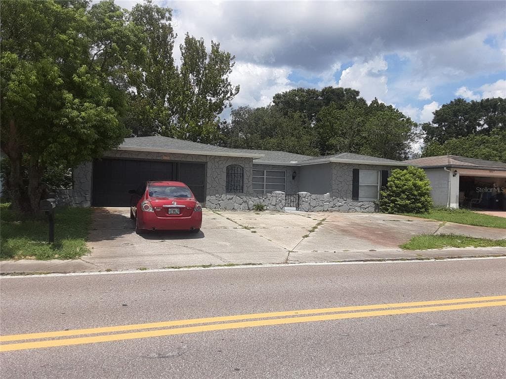 8507 FOX HOLLOW DRIVE PORT RICHEY, FL 34668