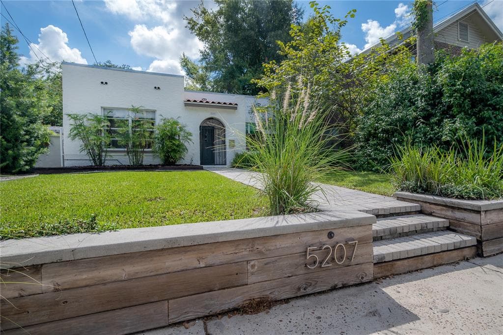 5207 N CENTRAL AVENUE TAMPA, FL 33603