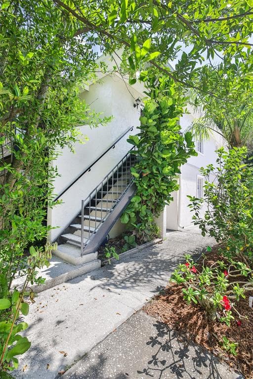 1011 S MOODY AVENUE UNIT 32 TAMPA, FL 33629