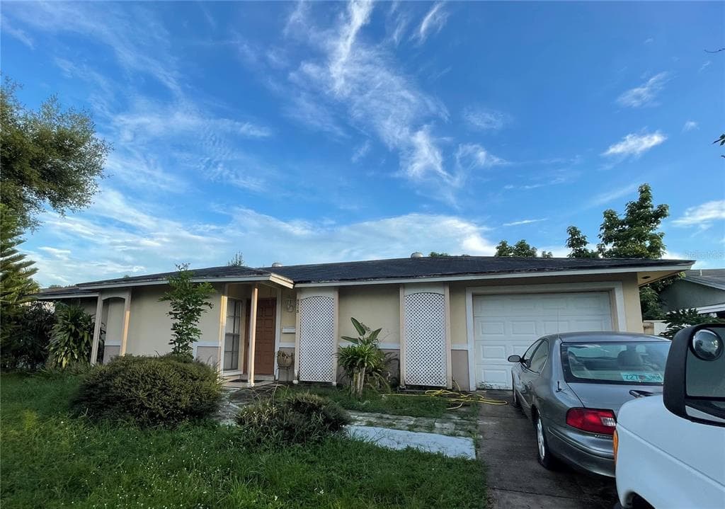8518 WOODHURST DRIVE TAMPA, FL 33615