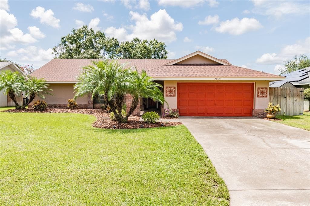 2105 JONATHAN LANE WINTER HAVEN, FL 33884