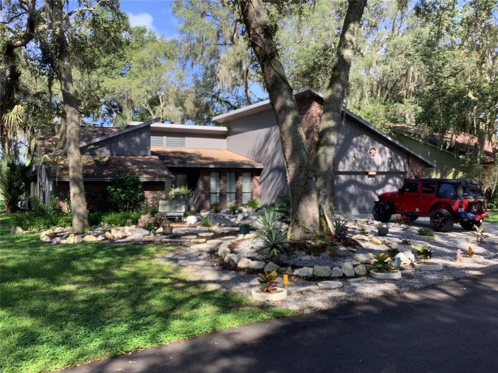 34386 WHISPERING OAKS BOULEVARD RIDGE MANOR, FL 33523