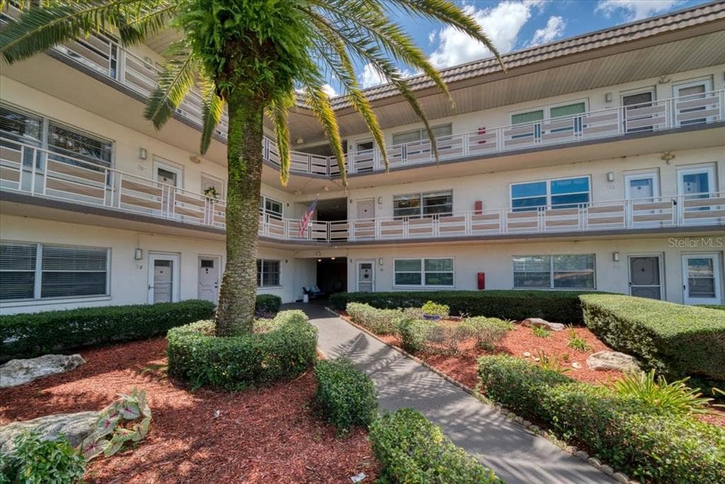 5750 80TH STREET N UNIT C201 ST PETERSBURG, FL 33709
