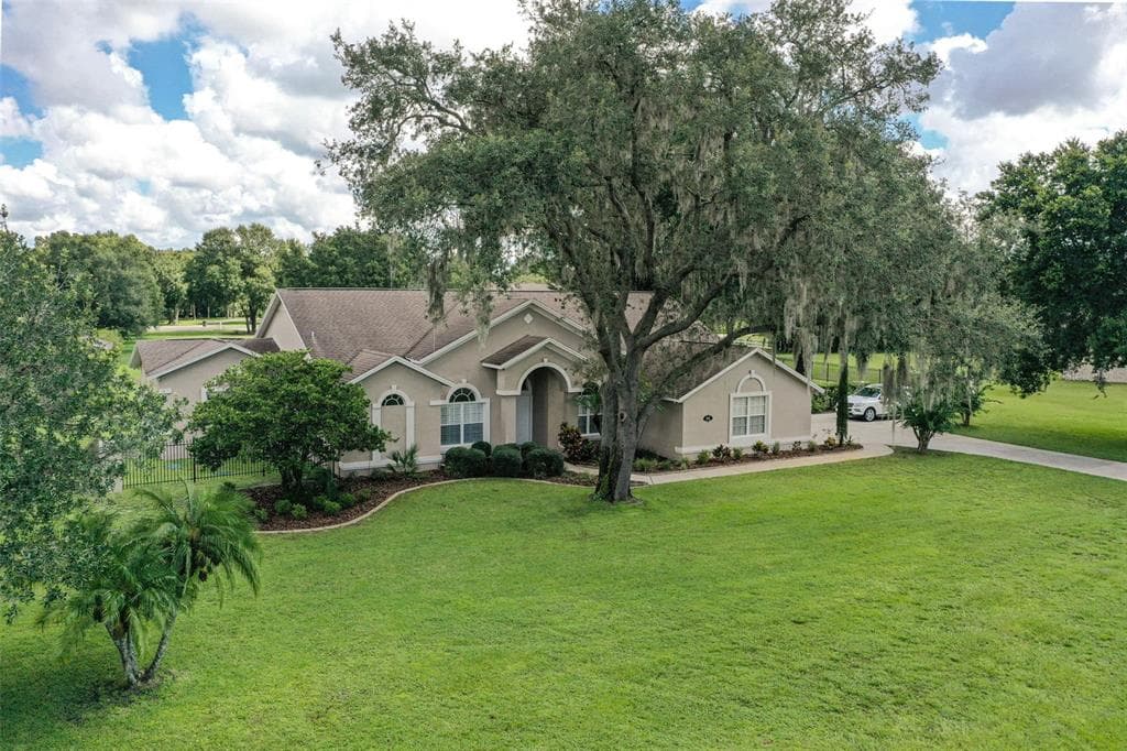 913 LAKE SAPPHIRE LANE LUTZ, FL 33548