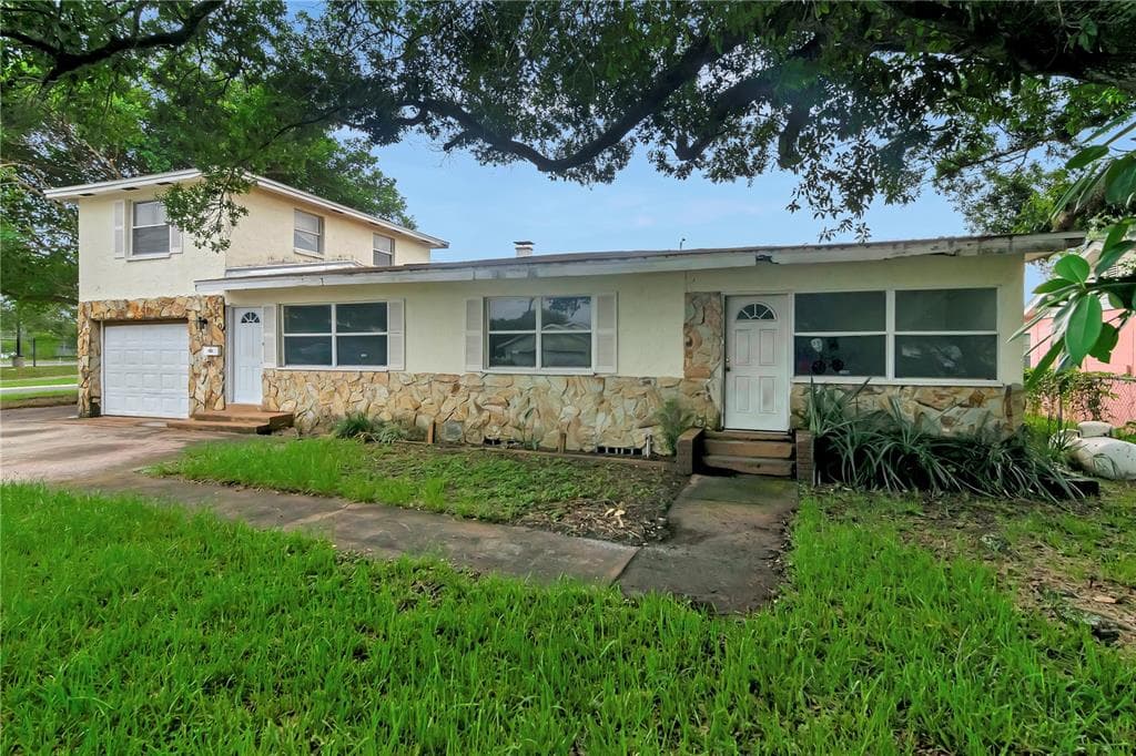 1110 32ND STREET S ST PETERSBURG, FL 33712