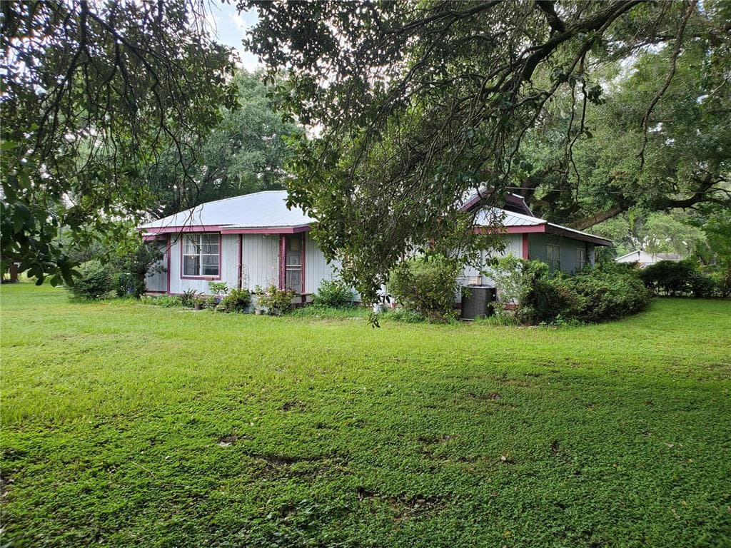 1707 S FORBES ROAD PLANT CITY, FL 33566