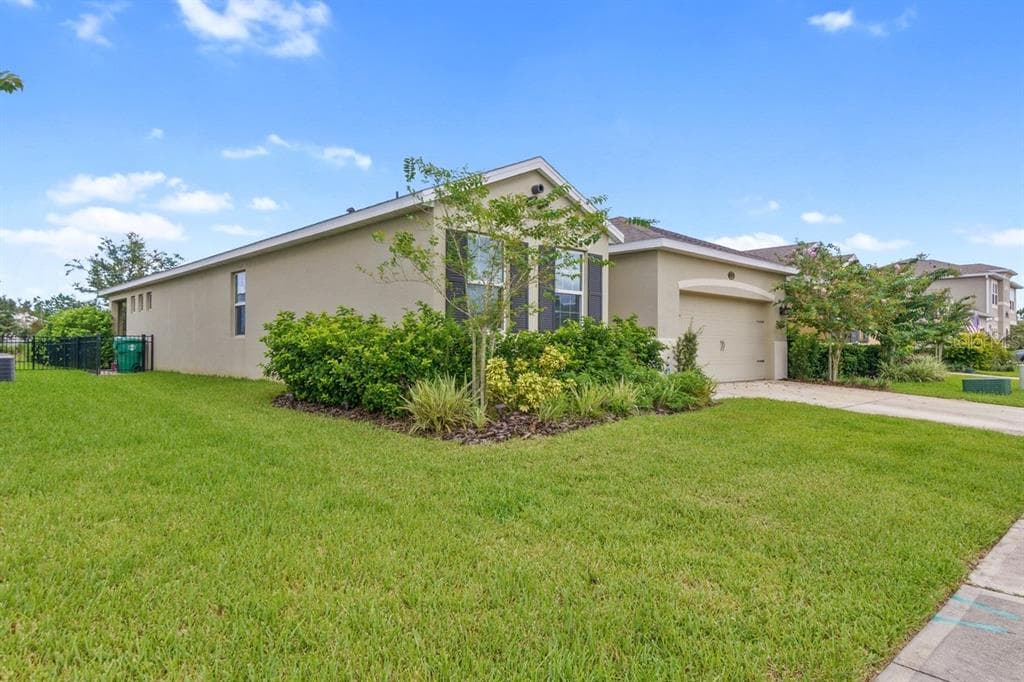 729 E VICTORIA TRAILS BOULEVARD DELAND, FL 32724