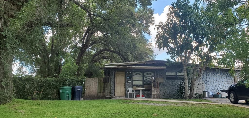 2903 W ST JOHN STREET TAMPA, FL 33607