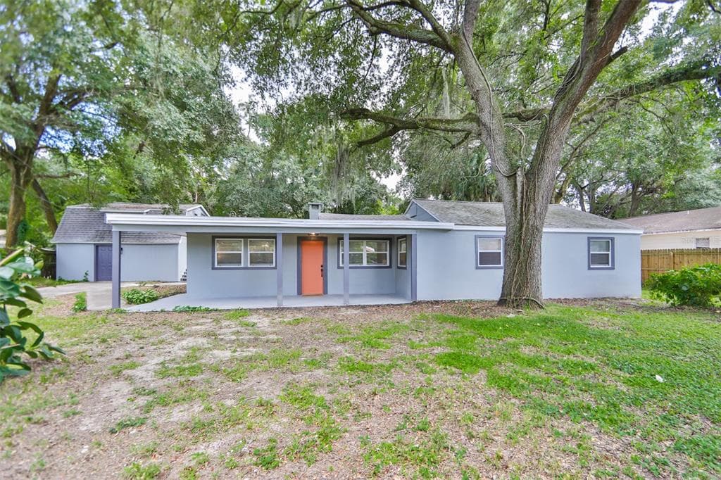 1511 E GIDDENS AVENUE TAMPA, FL 33610