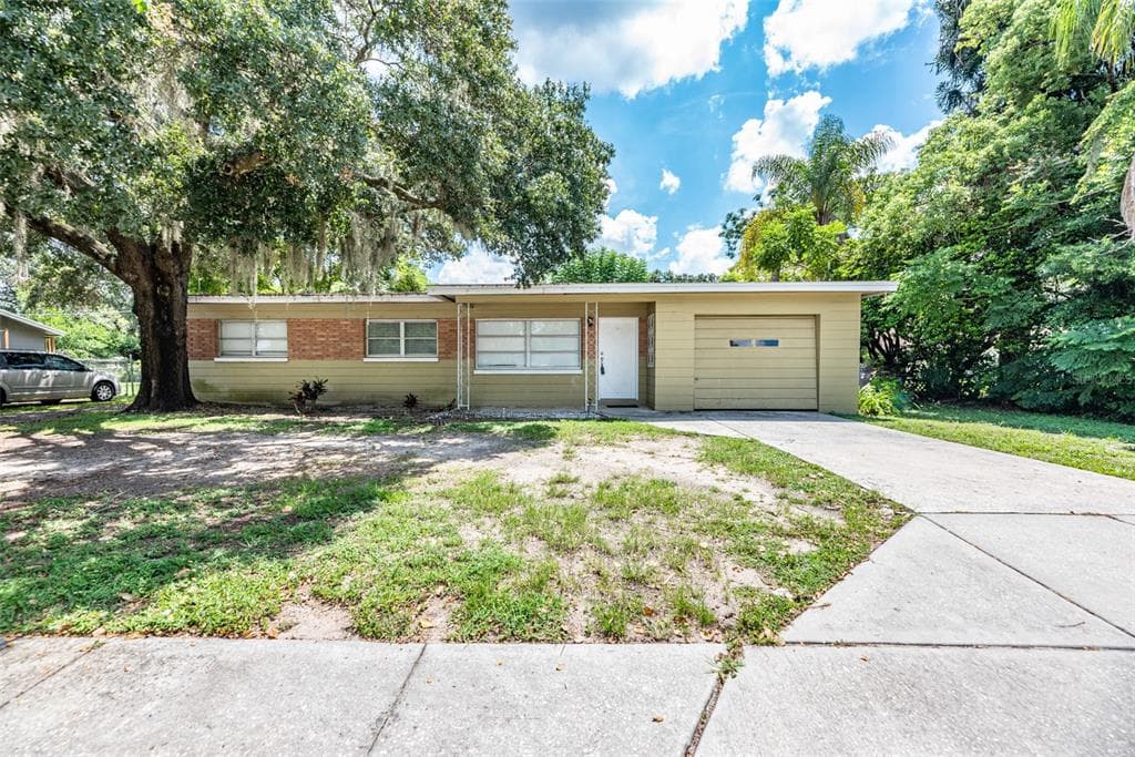 1011 N PARSONS AVENUE BRANDON, FL 33510